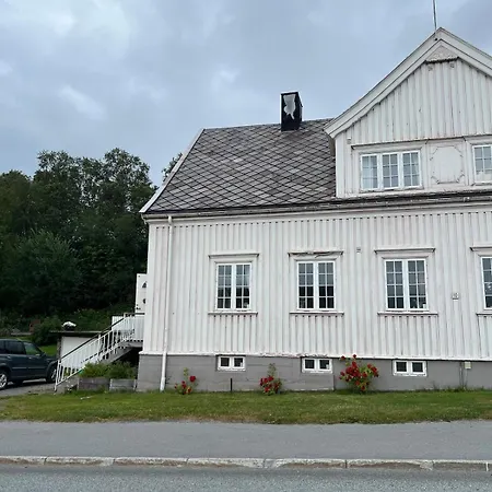 Charming With A Historical Touch, Divided Vertically Feriehus *